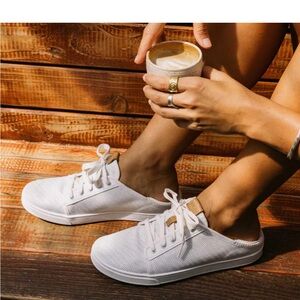 OluKai Pehuea Li Convertible Sneakers Size 10 Cream White
